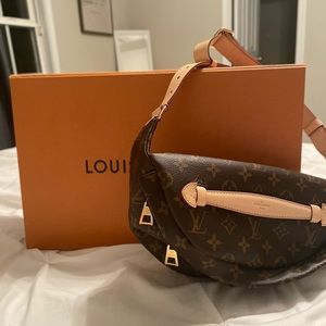 Bumbag! Used once. Discontinued 4/2022